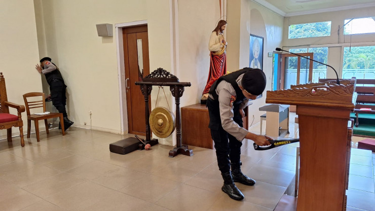 Polisi Lakukan Pengamanan 67 Gereja di Malang Saat Perayaan Kenaikan Isa Almasih