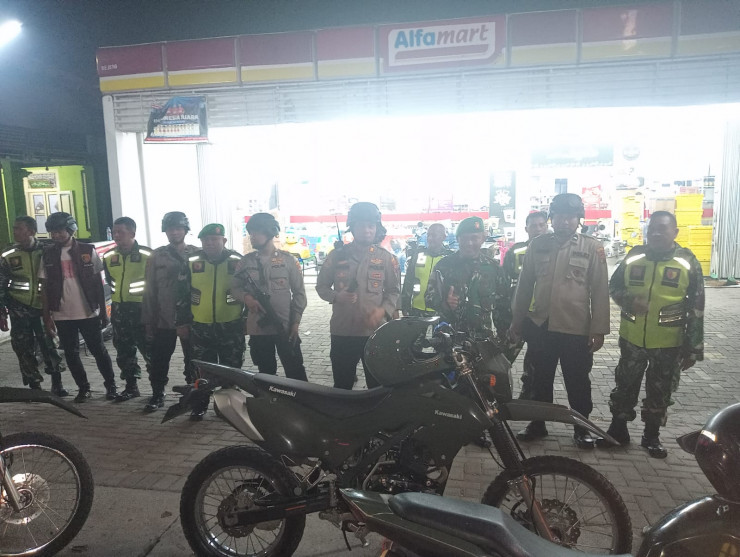 Wujudkan Kamtibmas Kondusif di Kecamatan Krembung dengan Patroli Bersama