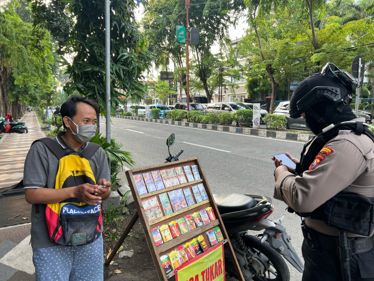 Polresta Sidoarjo Patroli Cegah Peredaran Uang Palsu Jelang Lebaran
