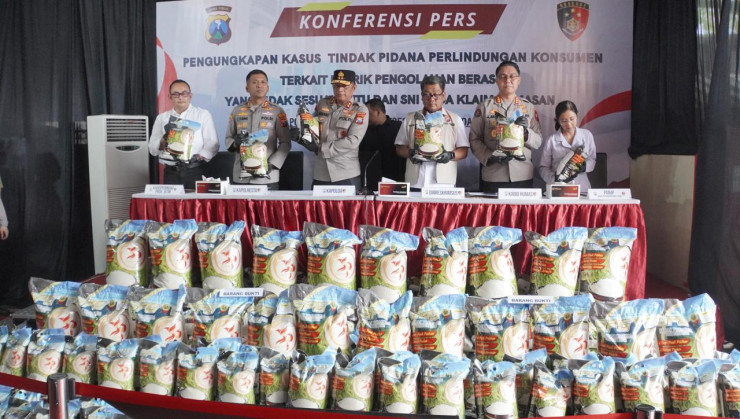 Polisi Amankan 12,5 Ton Beras Oplosan, di Tempat Produksi Sidoarjo