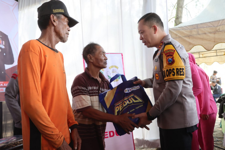 Sambut Hari Bhayangkara ke-79 Polres Tulungagung dan Bhayangkari Gelar Baksos dan Tanam Mangrove