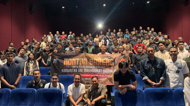 Kapolresta Sidoarjo Nonton Bareng Masyarakat Film Sayap-Sayap Patah 2